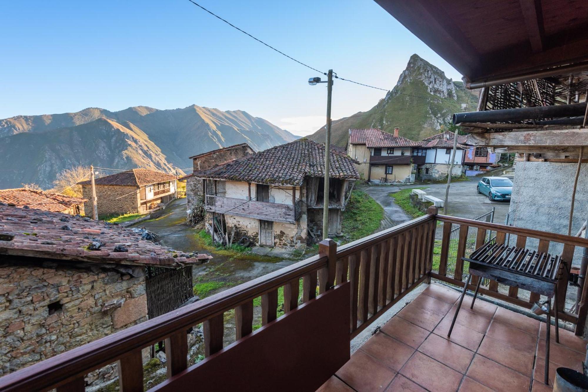 Casa De Ligueria Guest House Rozapanera Екстериор снимка